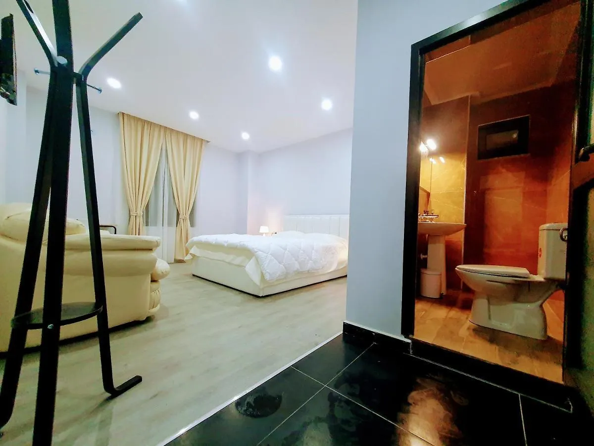 Citycenterhotel Szkodra 3*,
